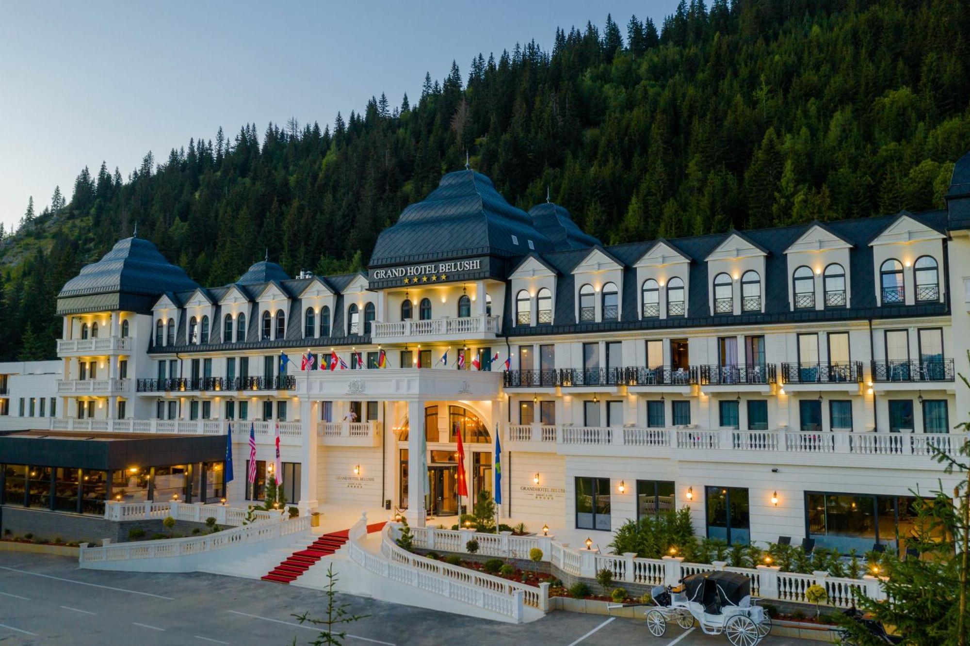 Grand Hotel Belushi Boge Zewnętrze zdjęcie