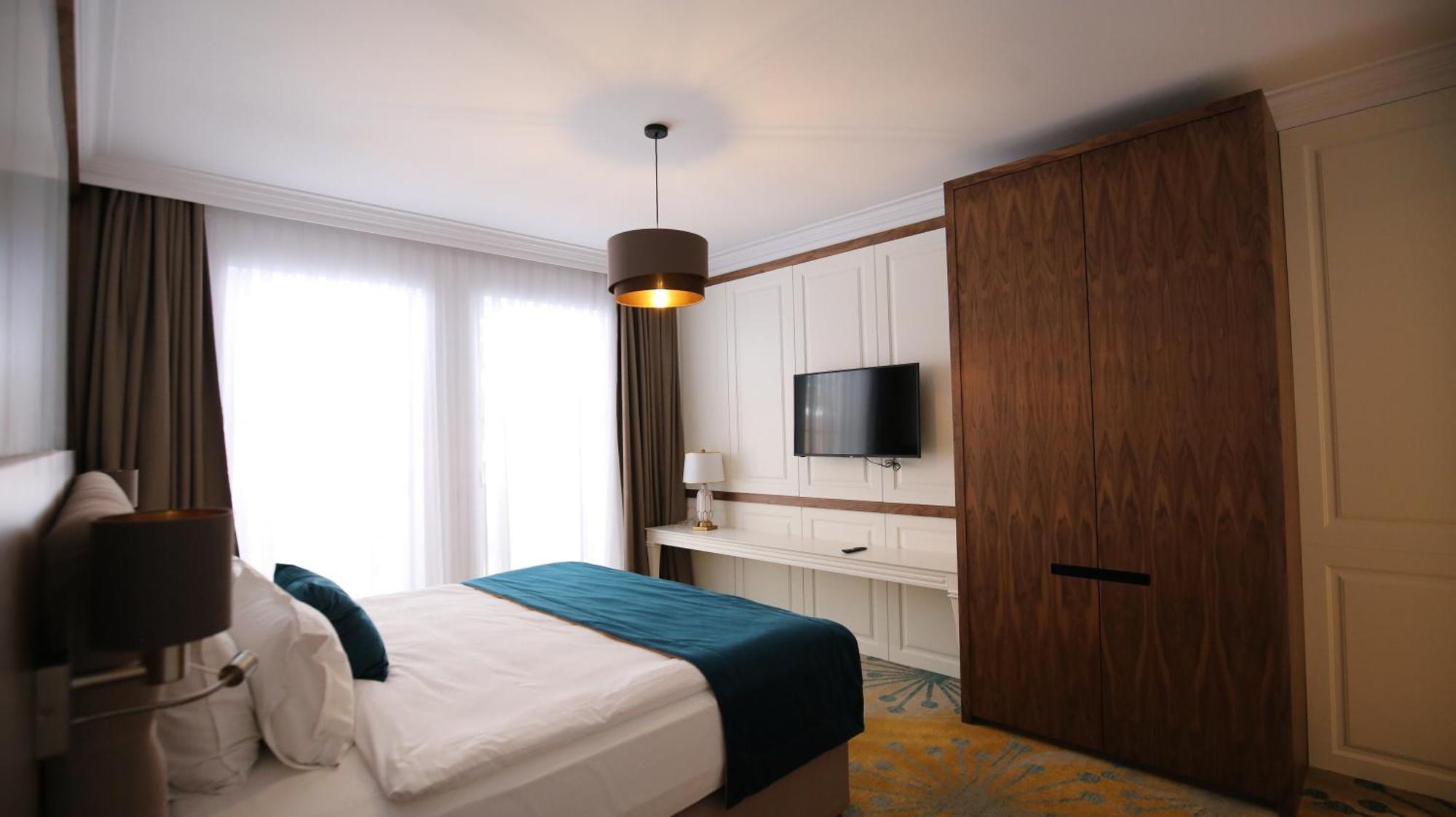 Grand Hotel Belushi Boge Zewnętrze zdjęcie