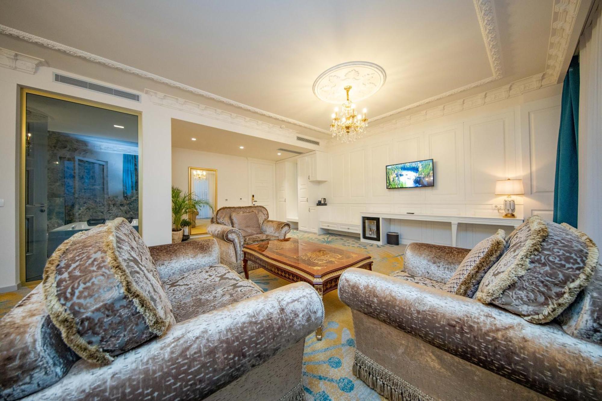 Grand Hotel Belushi Boge Zewnętrze zdjęcie